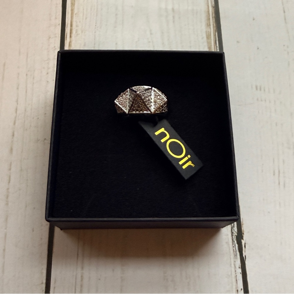 nOir Jewelry | Silver Geometric Ring, Size 6